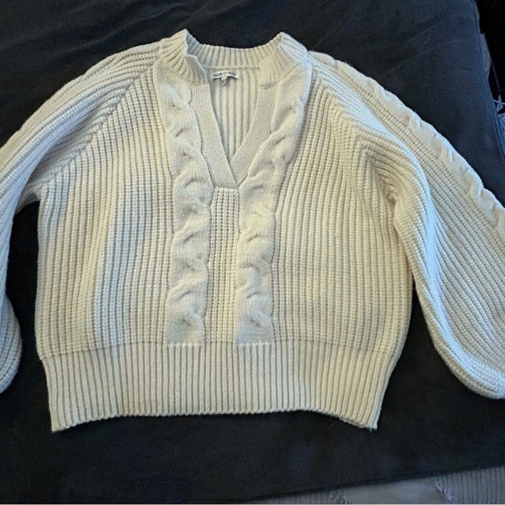 Woven Heart Cream V-Neck Cable Knit Sweater